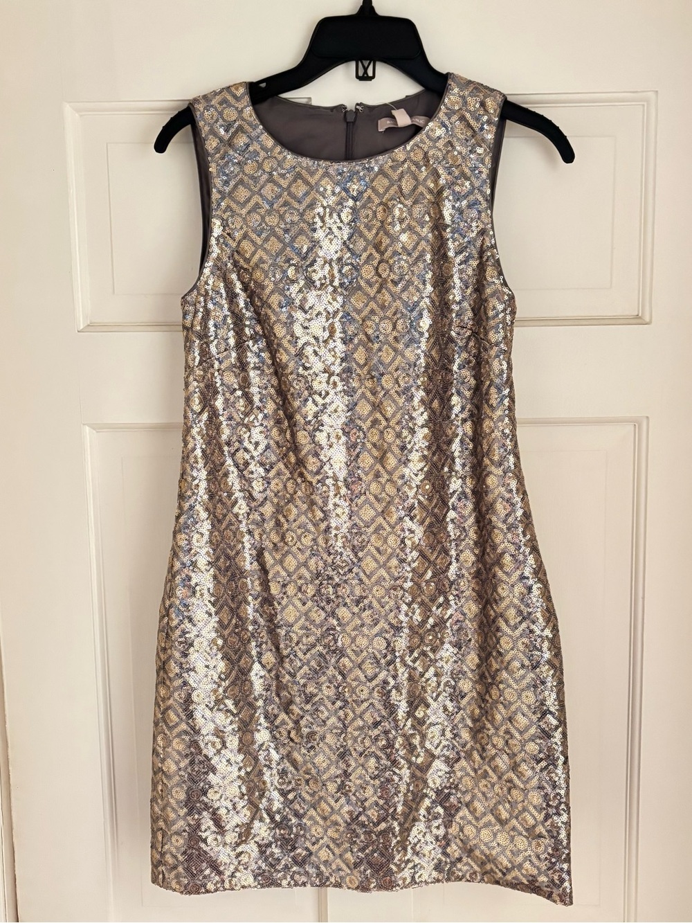 NWT Banana Republic Sequin Shift Cocktail Dress Sleeveless. Gold/Silver/Charcoal
